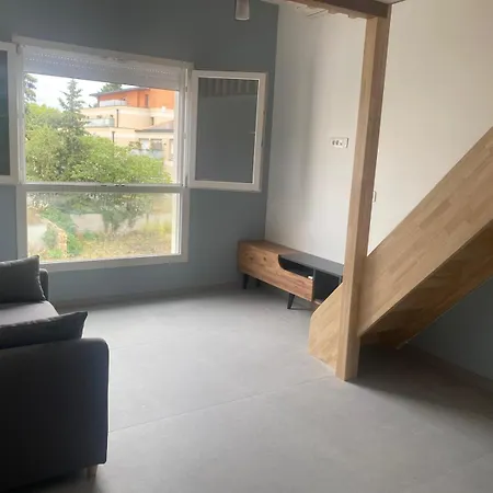 1 Apartment