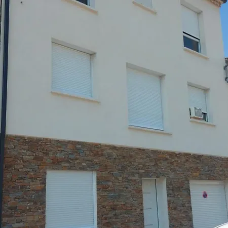 1 * Nîmes